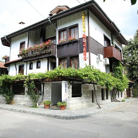 Oazis Family Hotel Łowecz Zewnętrze zdjęcie