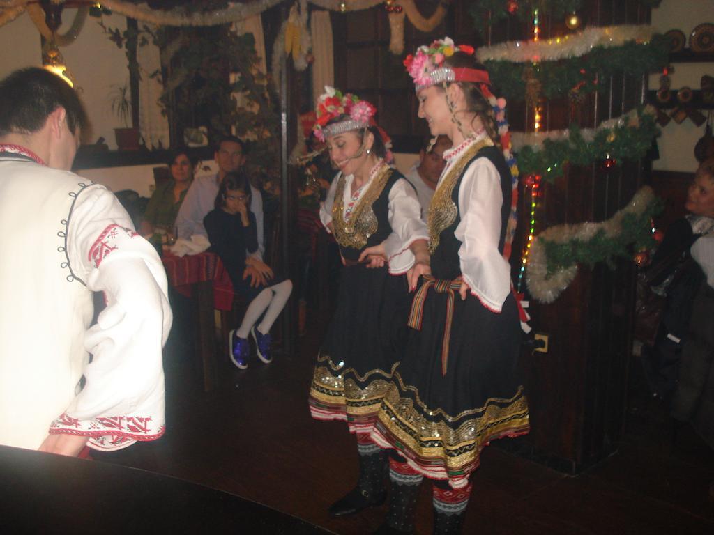 Oazis Family Hotel Łowecz Zewnętrze zdjęcie