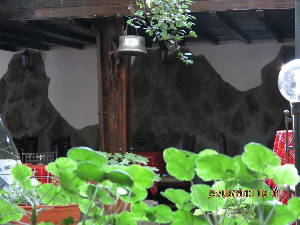 Oazis Family Hotel Łowecz Zewnętrze zdjęcie