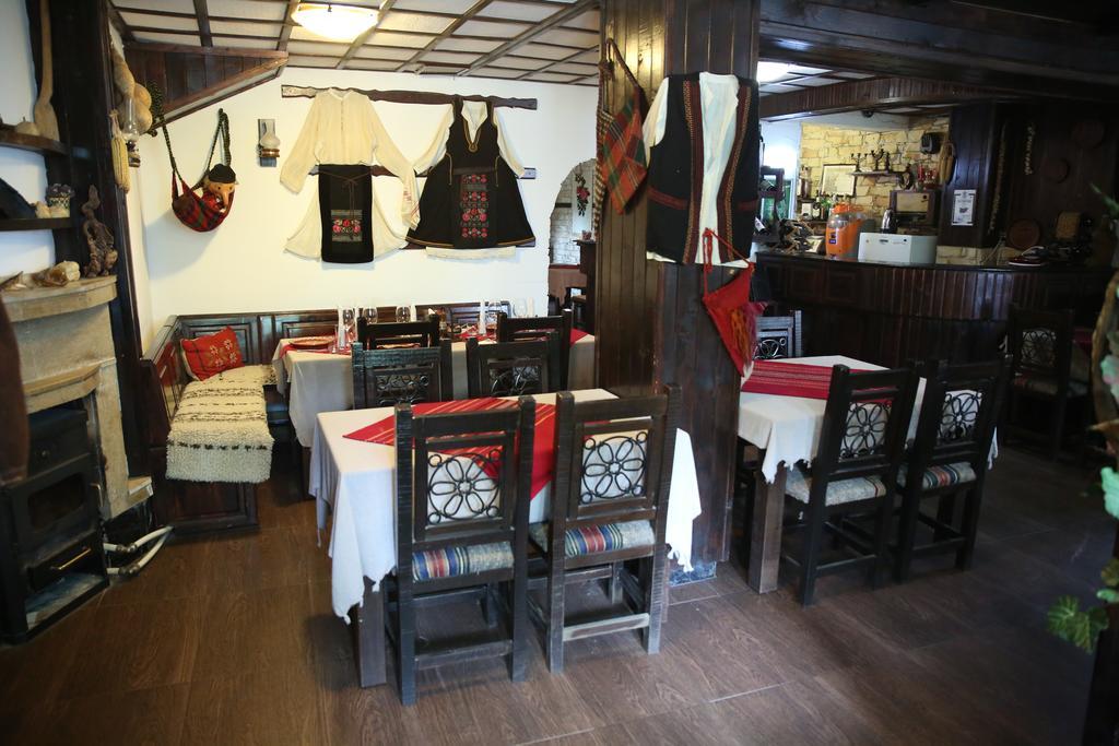 Oazis Family Hotel Łowecz Zewnętrze zdjęcie