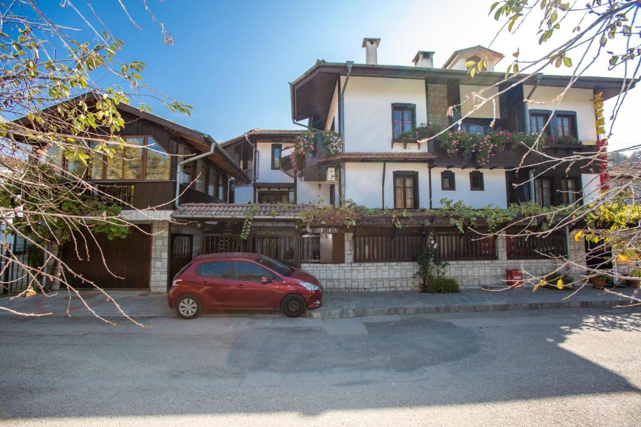 Oazis Family Hotel Łowecz Zewnętrze zdjęcie