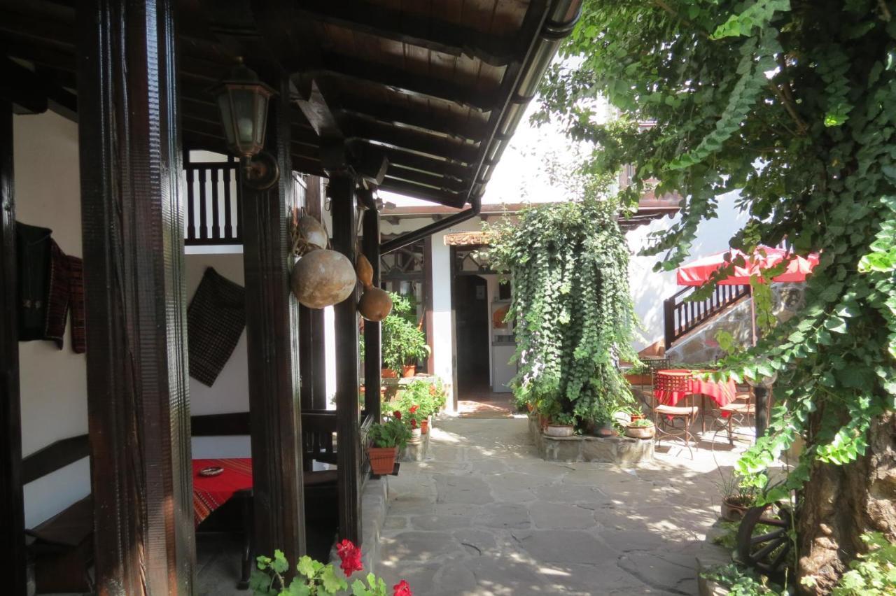 Oazis Family Hotel Łowecz Zewnętrze zdjęcie