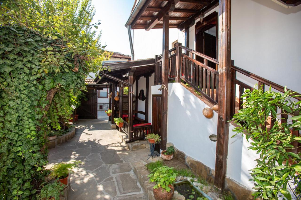 Oazis Family Hotel Łowecz Zewnętrze zdjęcie