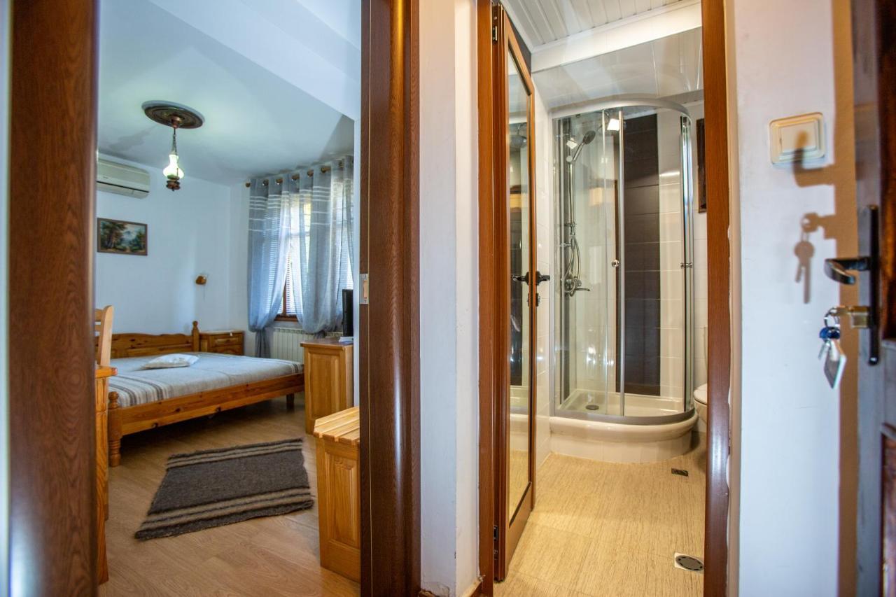 Oazis Family Hotel Łowecz Zewnętrze zdjęcie